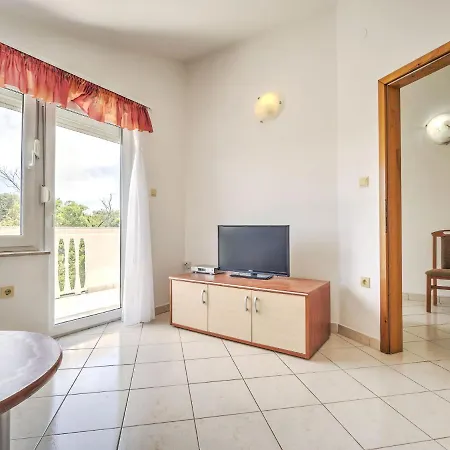 Apartment Elegant In Near Fratarski Otok Island