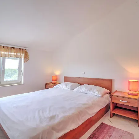 Apartment Elegant In Near Fratarski Otok Island *