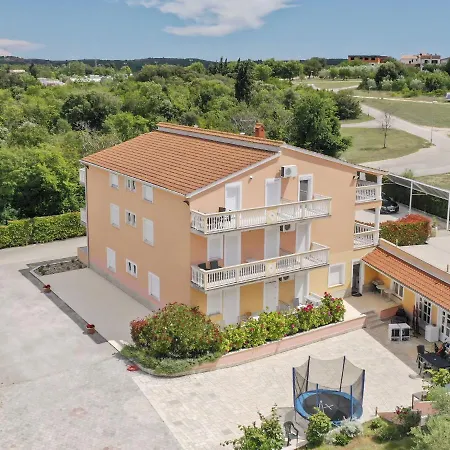 Apartment Elegant In Near Fratarski Otok Island
