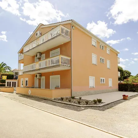 Elegant In Near Fratarski Otok Island Apartment Banjole