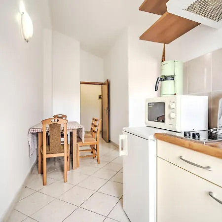 Apartment Elegant In Near Fratarski Otok Island Banjole